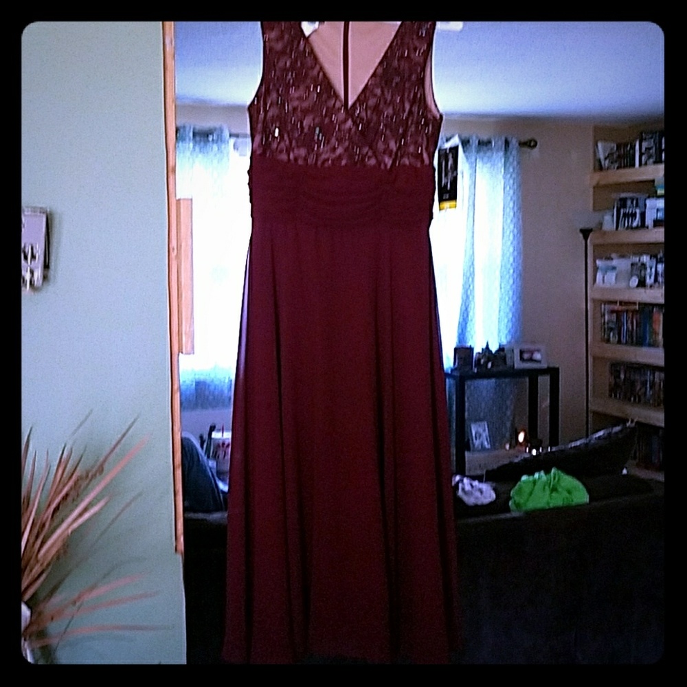 XS burgundy dress with bead detail